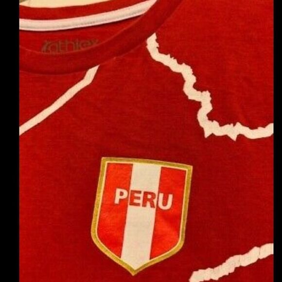PERU SOCCER SIZE SMALL T-SHIRT - Picture 2 of 4
